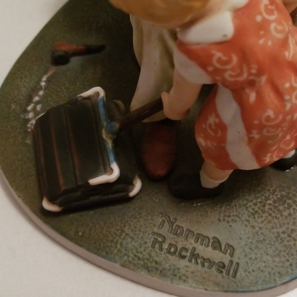 NORMAN ROCKWELL Grandpa's Guardian Figurine - Picture 2 of 7